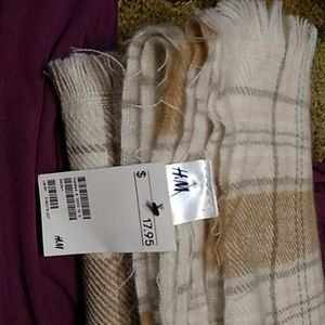 H& M scarf